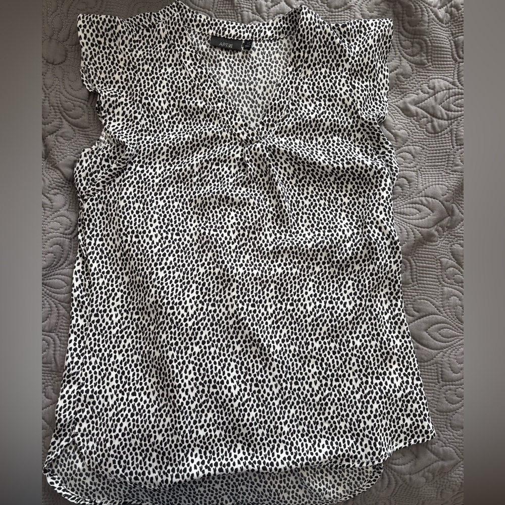 Apt. 9 women’s blouse